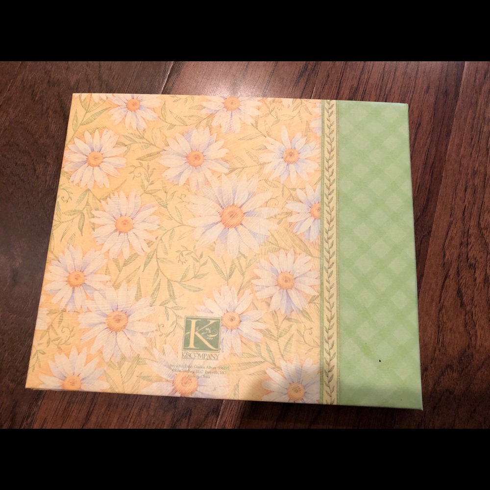 Scrapbook 8.5 x 8.5 - Picture 2 of 4